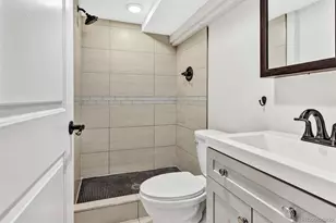 1075 Kingston St, Aurora, CO 80010 - Photo 16