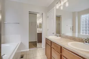 24625 E Chenango Dr, Aurora, CO 80016 - Photo 20