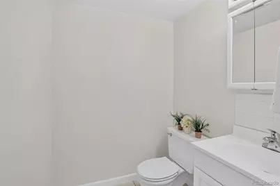 956 S Iola Street, Aurora, CO 80012 - Photo 6