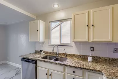 4925 Freeport Way, Denver, CO 80239 - Photo 8