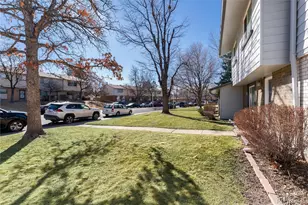 1233 S Troy St, Aurora, CO 80012 - Photo 2