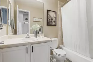 22062 E Irish Dr, Aurora, CO 80016 - Photo 8