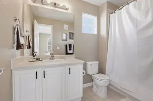 22062 E Irish Dr, Aurora, CO 80016 - Photo 16