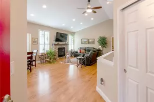 3385 S Tulare Ct, Denver, CO 80231 - Photo 4