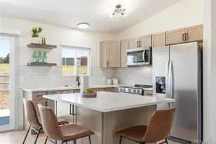 18030 E Oxford Dr, Aurora, CO 80013 - Photo 4