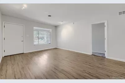 716 Scranton Court, Aurora, CO 80011 - Photo 8