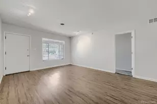 716 Scranton Ct, Aurora, CO 80011 - Photo 8