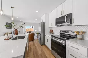 1302 Akron St, Aurora, CO 80010 - Photo 10