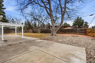 800 E Pinewood Ave, Littleton, CO 80121 - Photo 36