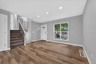 1661 S Walden Ct, Aurora, CO 80017 - Photo 4