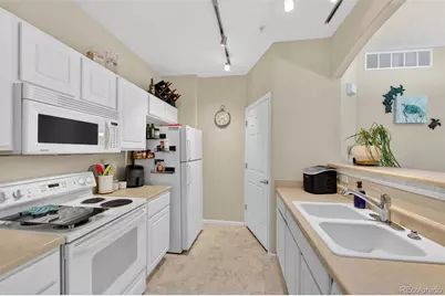 5255 Memphis Street #806, Denver, CO 80239 - Photo 12