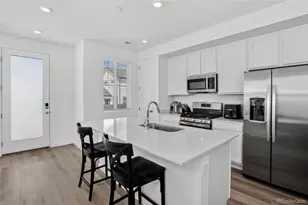 22811 E Stanford Ln, Aurora, CO 80015 - Photo 2