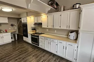 1584 S Vaughn Cir, Aurora, CO 80012 - Photo 6