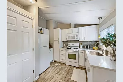 3090 W 55th Place, Denver, CO 80221 - Photo 8