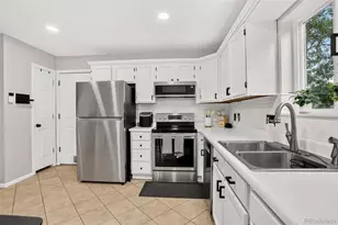 4120 S Ireland Ct, Aurora, CO 80013 - Photo 8