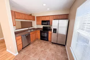23560 Alamo Pl, Aurora, CO 80016 - Photo 2