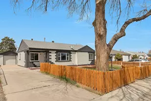 1655 Oakland St, Aurora, CO 80010 - Photo 2