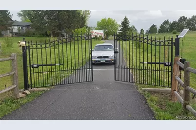 6803 S Liverpool Street, Centennial, CO 80016 - Photo 14