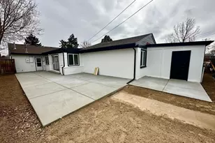 2675 Oneida St, Denver, CO 80207 - Photo 1