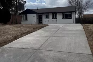 2675 Oneida St, Denver, CO 80207 - Photo 2