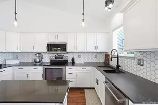 5493 S Versailles St, Aurora, CO 80015 - Photo 10