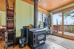 34089 Lyttle Dowdle Dr, Golden, CO 80403 - Photo 10