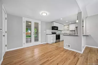 9899 E 7th Avenue, Aurora, CO 80010 - Photo 10