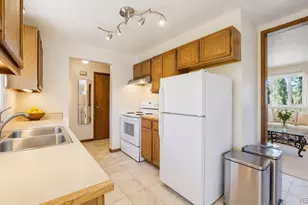 30575 Hilltop Dr, Evergreen, CO 80439 - Photo 10