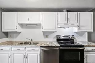 178 Paris Cir, Aurora, CO 80011 - Photo 14