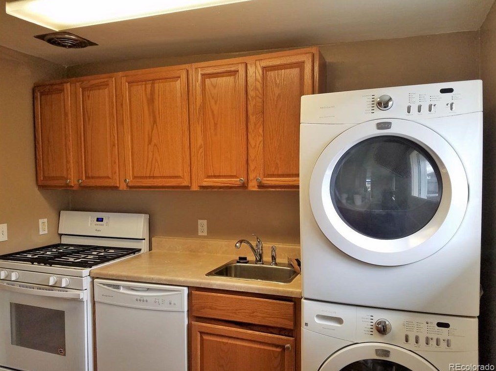 1116 Dallas St, Denver CO  80010-3124 exterior