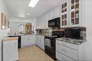 21965 E Irish Dr, Aurora, CO 80016 - Photo 16