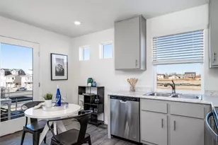 10056 Revere Ct, Commerce City, CO 80022 - Photo 4