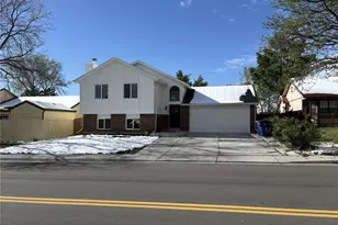 6228 W 69th Ave, Arvada, CO 80003 - Photo 2