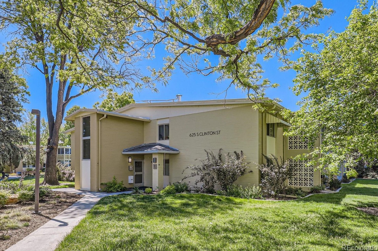 625 Clinton St, Denver, CO 80247-1573