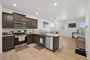 749 N Quemoy St, Aurora, CO 80018 - Photo 14