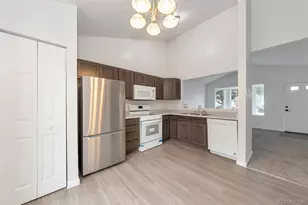 1728 Eagle St, Aurora, CO 80011 - Photo 6