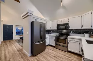 2697 S Deframe Cir, Lakewood, CO 80228 - Photo 6