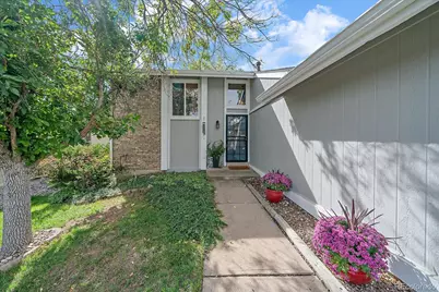 3821 S Ceylon Way, Aurora, CO 80013 - Photo 2