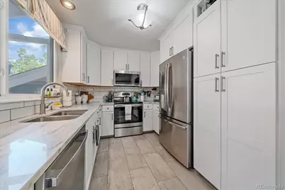 3821 S Ceylon Way, Aurora, CO 80013 - Photo 8