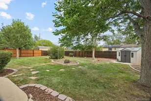 686 Elkhart St, Aurora, CO 80011 - Photo 28