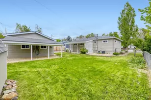 1015 W Longview Ave, Littleton, CO 80120 - Photo 26