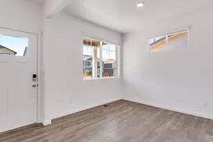 9938 Danube Ct, Commerce City, CO 80022 - Photo 6