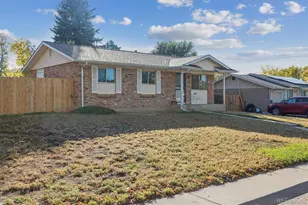 842 S Worchester St, Aurora, CO 80012 - Photo 2