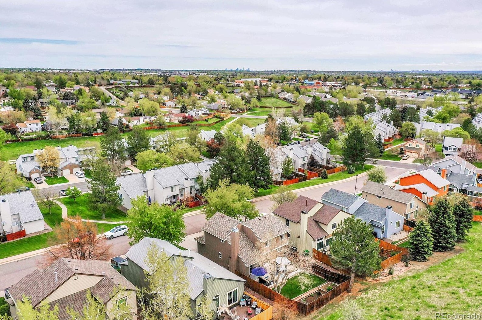 8910 Portland Ave, Littleton CO 80128-8011 exterior