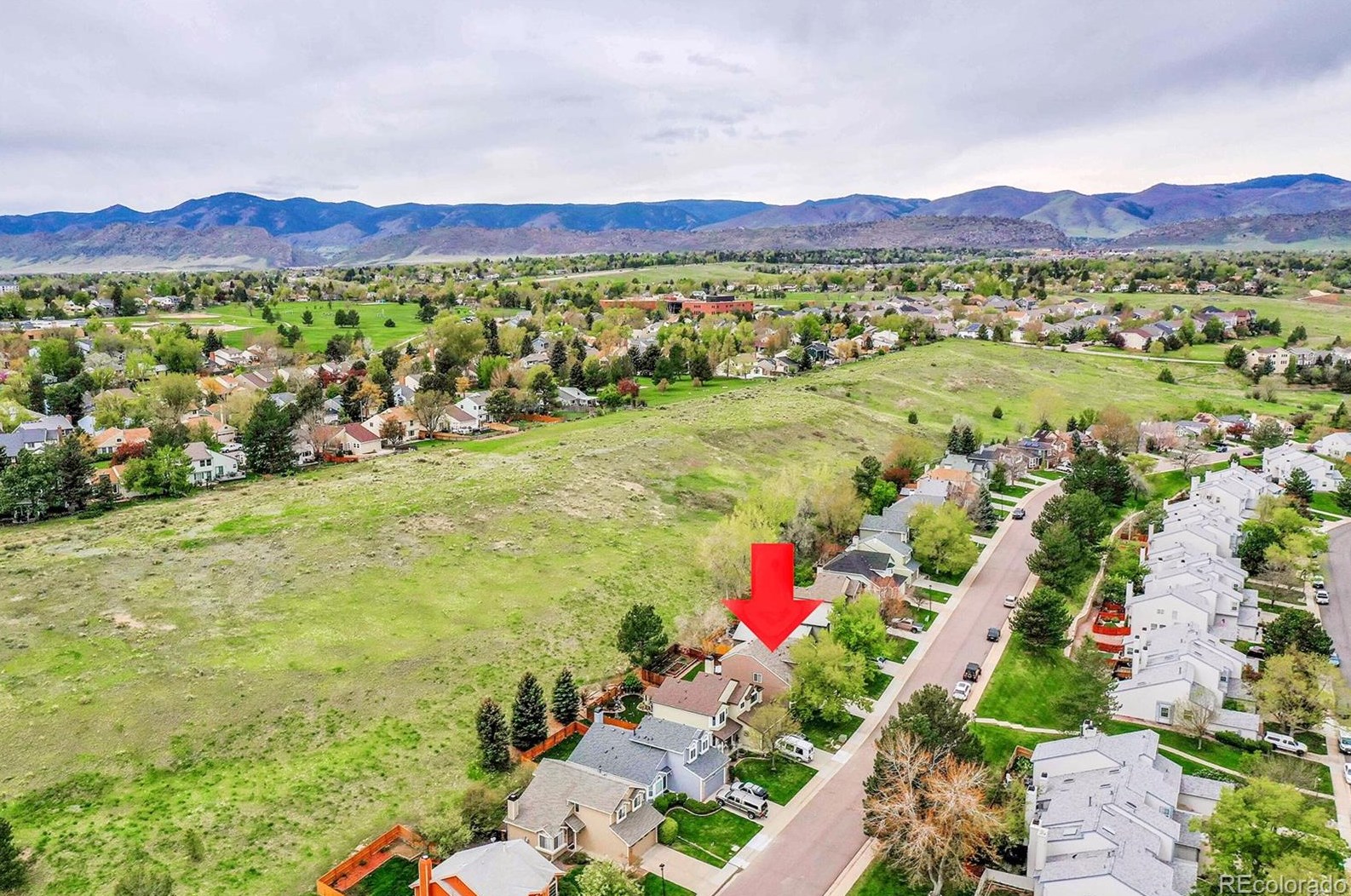 8910 Portland Ave, Littleton CO 80128-8011 exterior