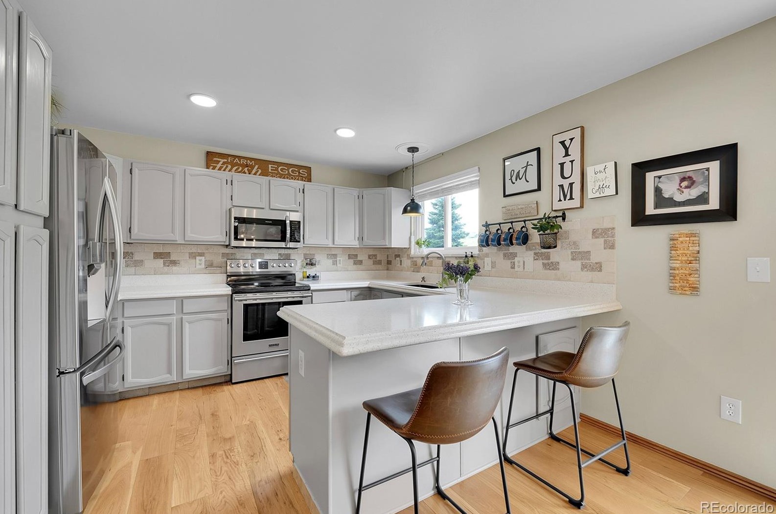 8910 Portland Ave, Littleton CO 80128-8011 exterior