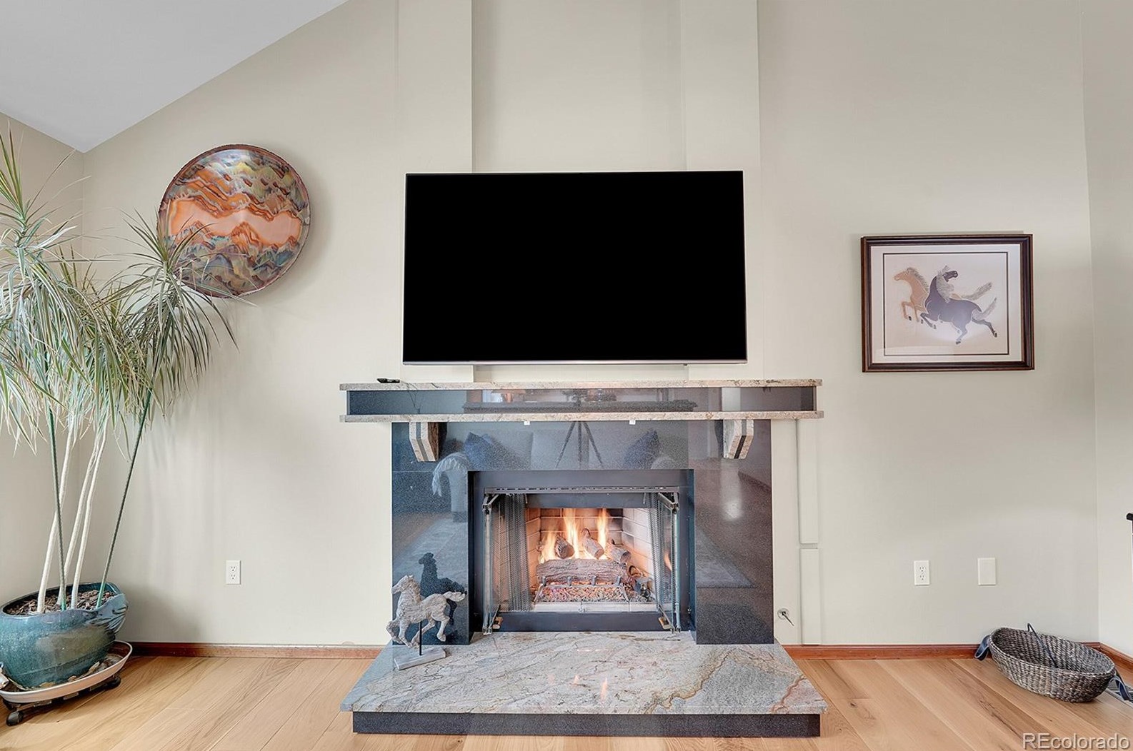 8910 Portland Ave, Littleton CO 80128-8011 exterior