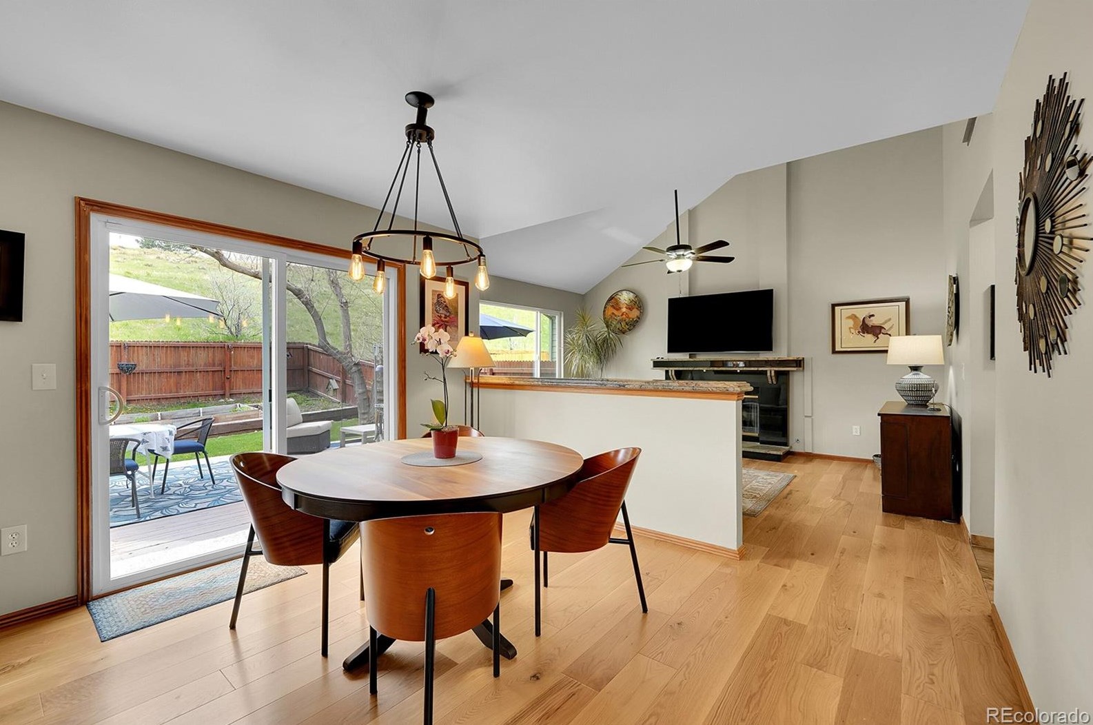 8910 Portland Ave, Littleton CO 80128-8011 exterior