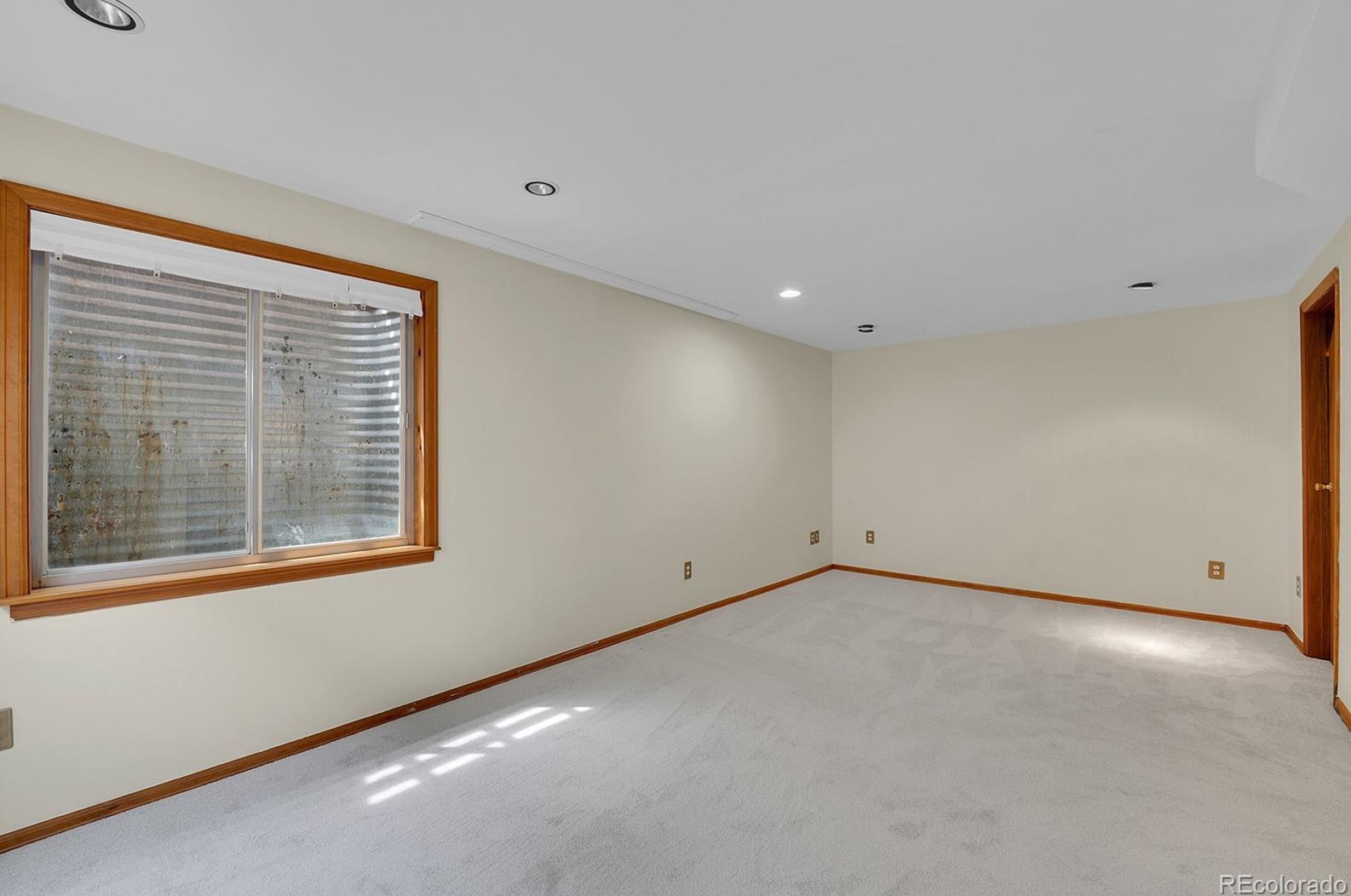 8910 Portland Ave, Littleton CO 80128-8011 exterior