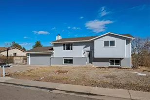 219 Dianna Dr, Lone Tree, CO 80124 - Photo 2